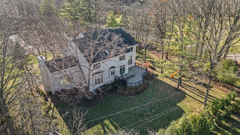 A home in West Bloomfield Twp