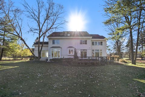 A home in West Bloomfield Twp