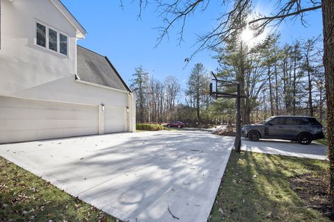 A home in West Bloomfield Twp