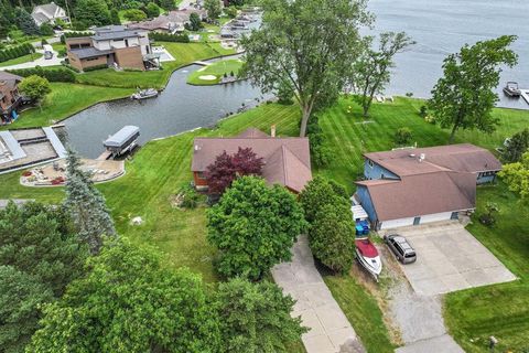 A home in Fenton Twp