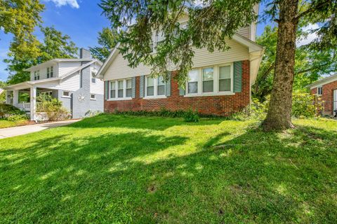 A home in Bloomfield Twp