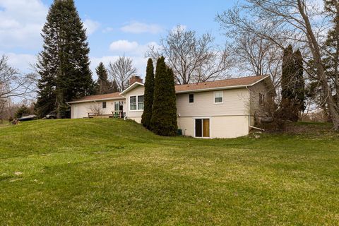 A home in Putnam Twp