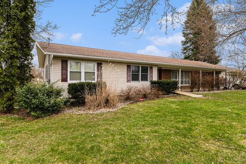 A home in Putnam Twp