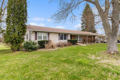 A home in Putnam Twp