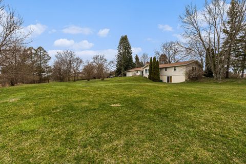 A home in Putnam Twp