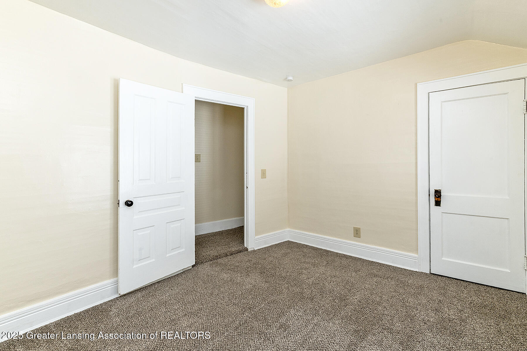 Lansing City, Michigan 48915, United States, 4 Bedrooms Bedrooms, ,Residential,Active,141237