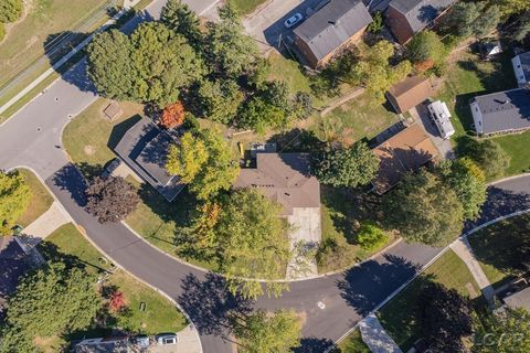 A home in Clinton Vlg