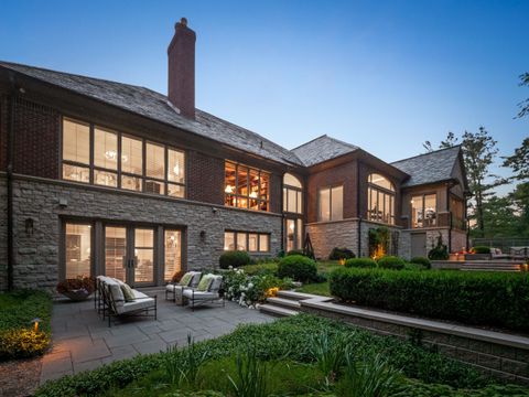 A home in Bloomfield Hills