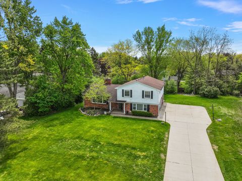 A home in Bloomfield Twp