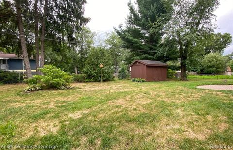 A home in Commerce Twp