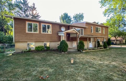 A home in Commerce Twp