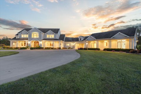 A home in Oronoko Twp