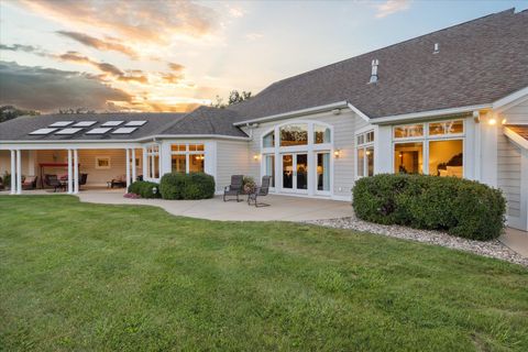 A home in Oronoko Twp