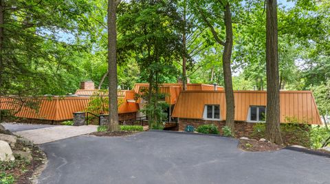 A home in Bloomfield Twp