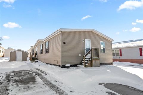 A home in GreenOakTownship_Livingston