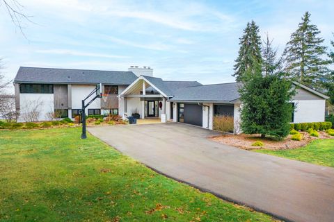 A home in Grosse Ile Twp