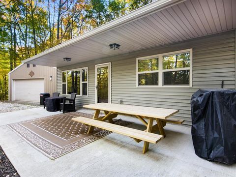 A home in Rose Lake Twp