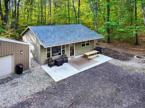 A home in Rose Lake Twp