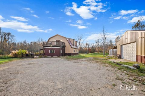 A home in Bloomingdale Twp