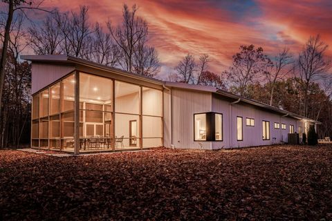 A home in Three Oaks Twp