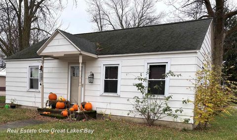 A home in Kawkawlin Twp