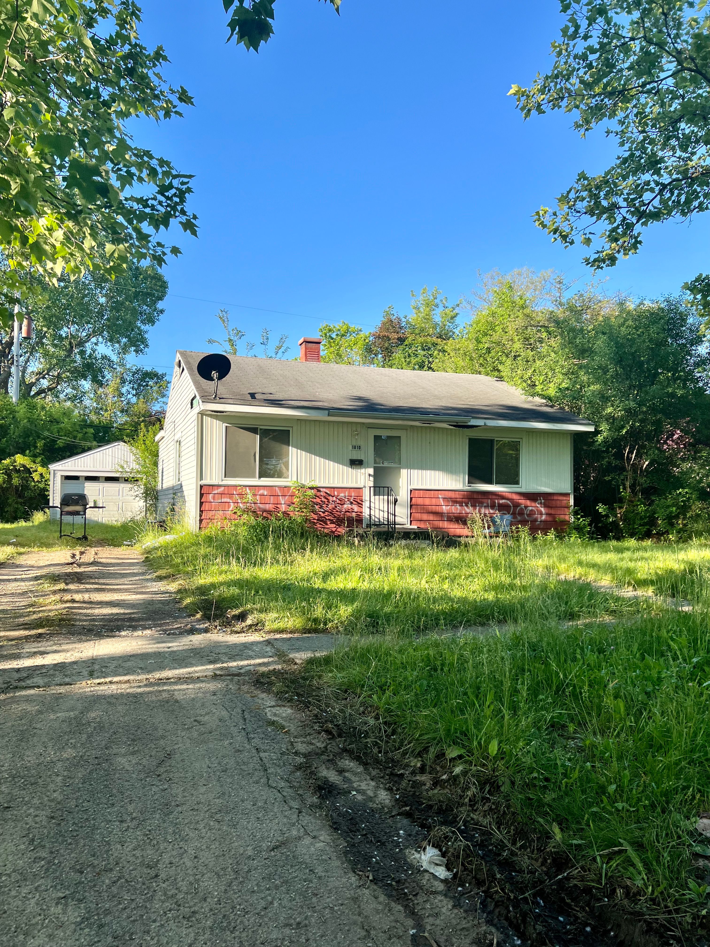 View Flint, MI 48505 house
