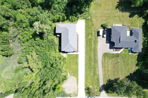 A home in West Bloomfield Twp