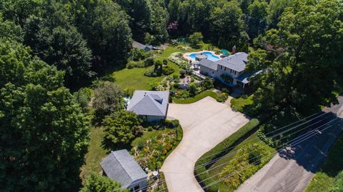 A home in South Haven Twp