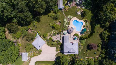 A home in South Haven Twp