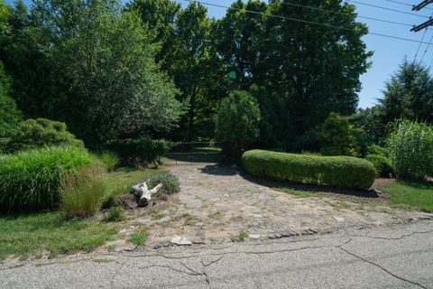 A home in South Haven Twp