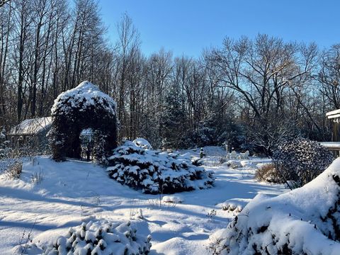 A home in South Haven Twp