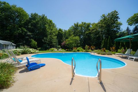 A home in South Haven Twp