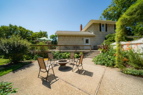 A home in South Haven Twp