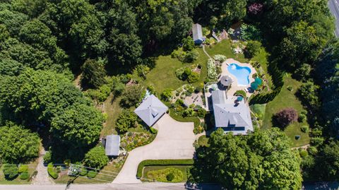 A home in South Haven Twp