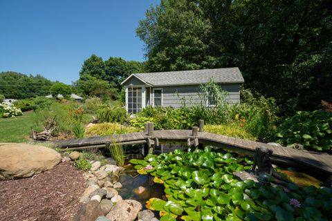 A home in South Haven Twp