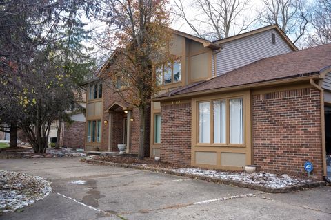 A home in West Bloomfield Twp