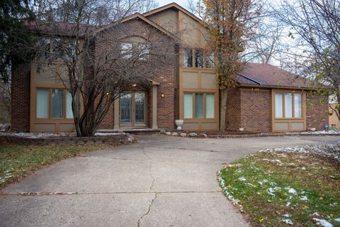 A home in West Bloomfield Twp