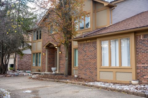 A home in West Bloomfield Twp