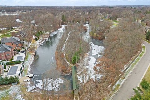 A home in Commerce Twp