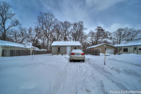 A home in Egelston Twp