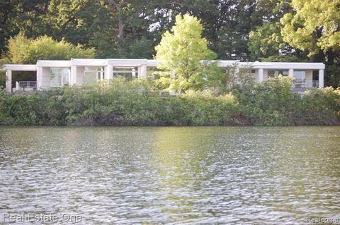 A home in Commerce Twp