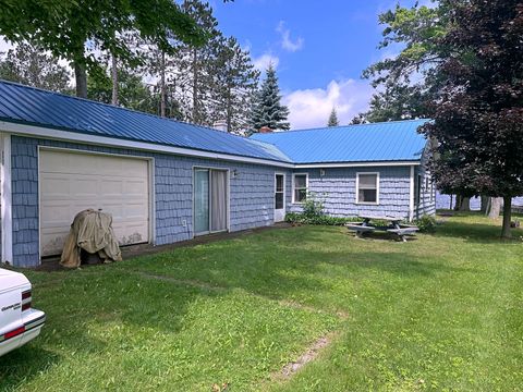 A home in Richfield Twp