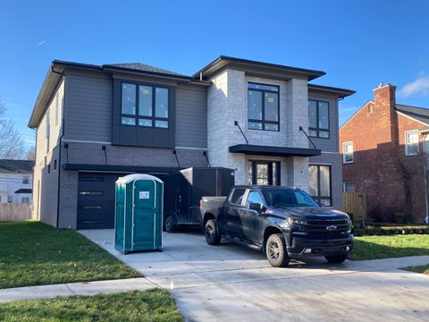 394 S Glenhurst Drive Birmingham City Oakland MI 48009