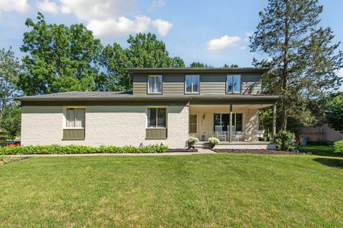 A home in Grosse Ile Twp