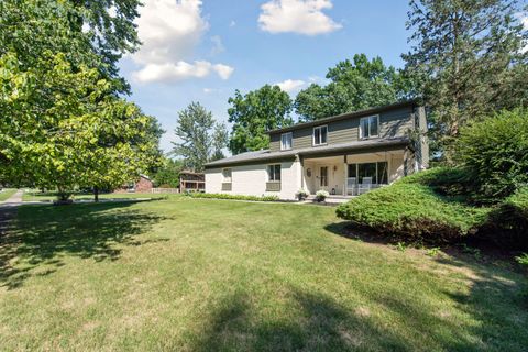 A home in Grosse Ile Twp