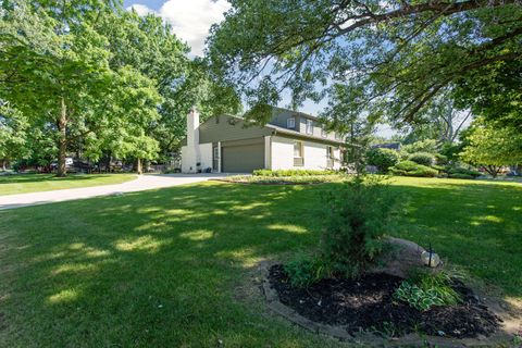 A home in Grosse Ile Twp