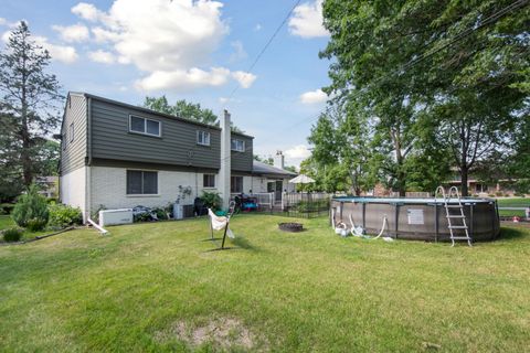 A home in Grosse Ile Twp