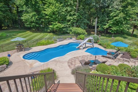 A home in Putnam Twp