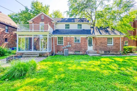 A home in Grosse Pointe Park