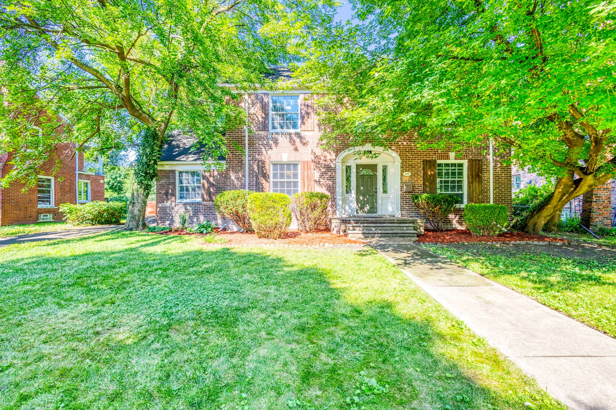 Photo 1 of 29 of 928 PEMBERTON Road house